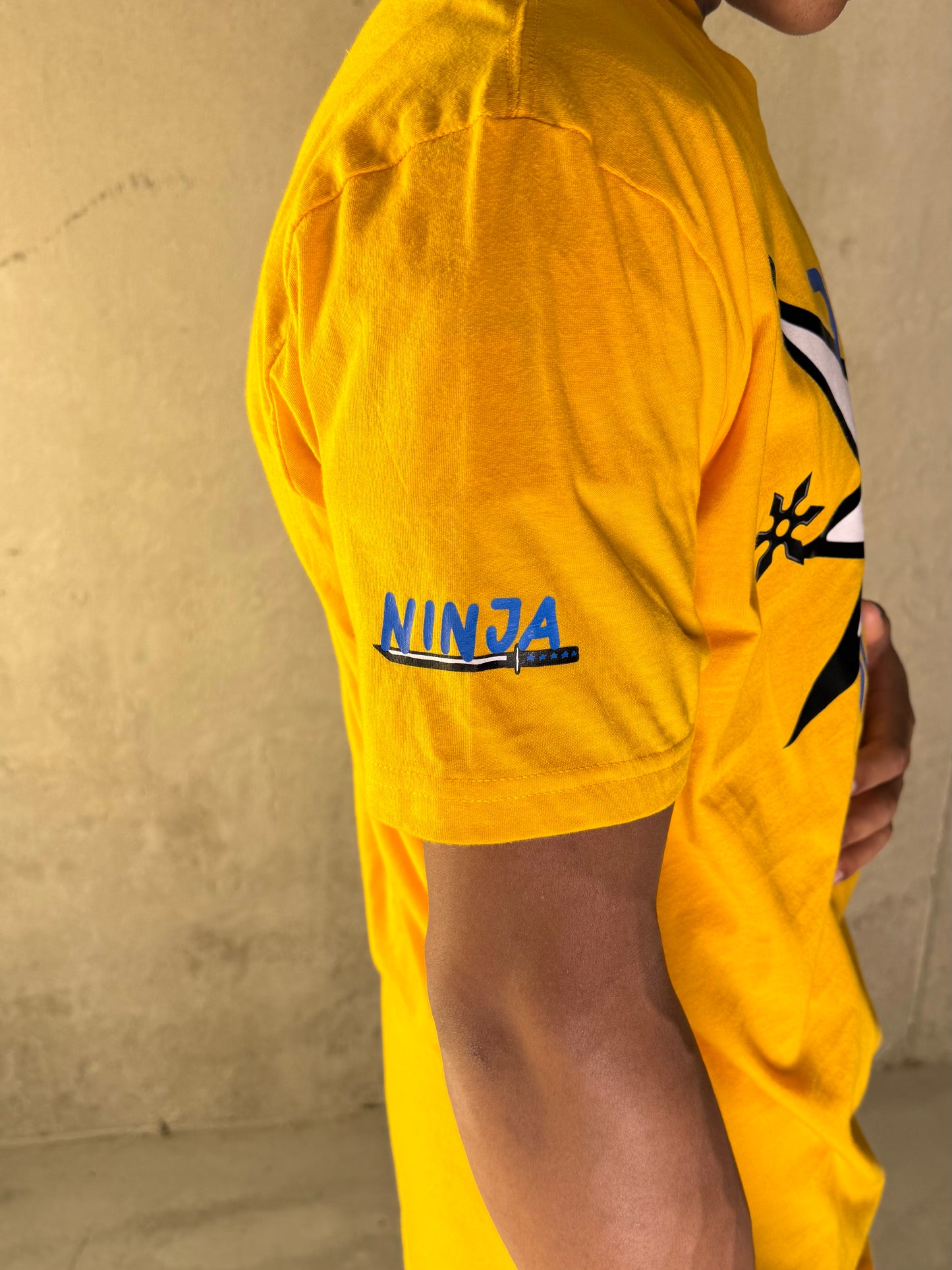 Gold STAR tee "Ninja Stars"